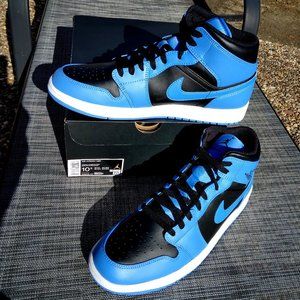 Air Jordan 1 Mid University Blue
